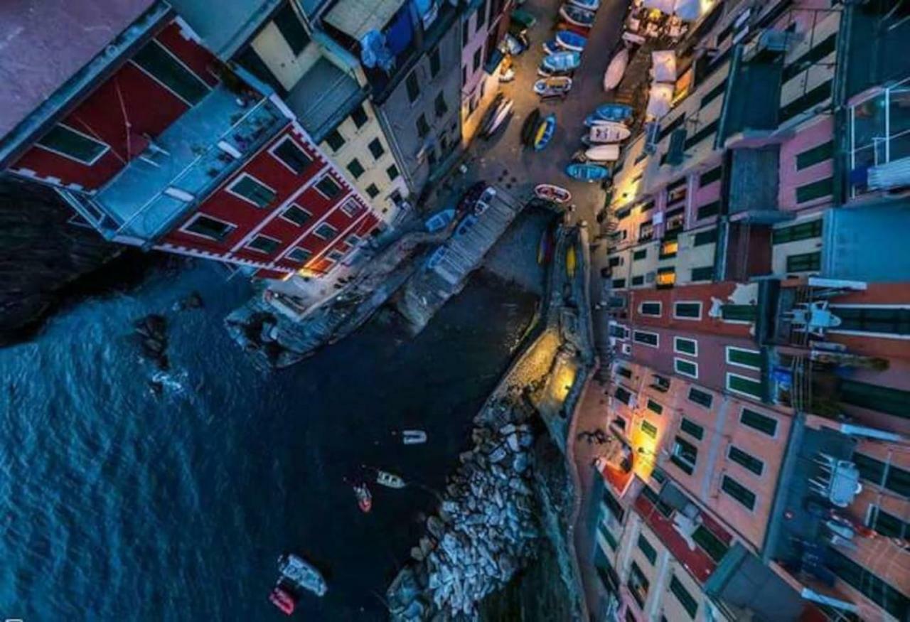 Ca'La Luna - In Centro Con Terrazza Riomaggiore Exterior photo